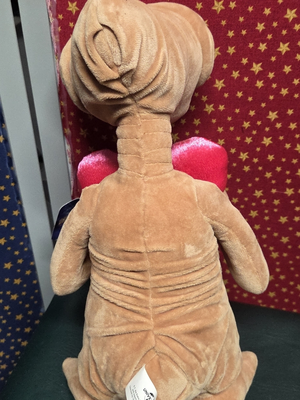 **E.T. Plush Toy Holding Red Heart - Universal Studios Tag** - Picture 11 of 13